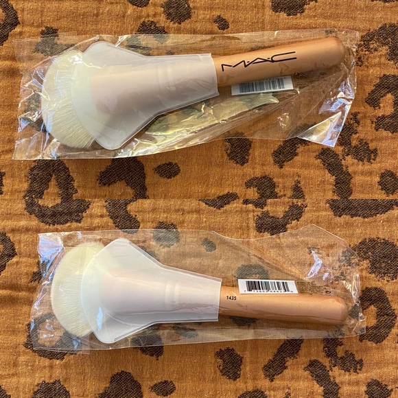 M•A•C SKINFINISH MATTE BRONZER collection set W/ BRUSH - Picture 13 of 16